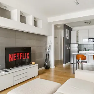 Apartament Cozy Family With Balcony Near Zlote Tarasy, Warszawa